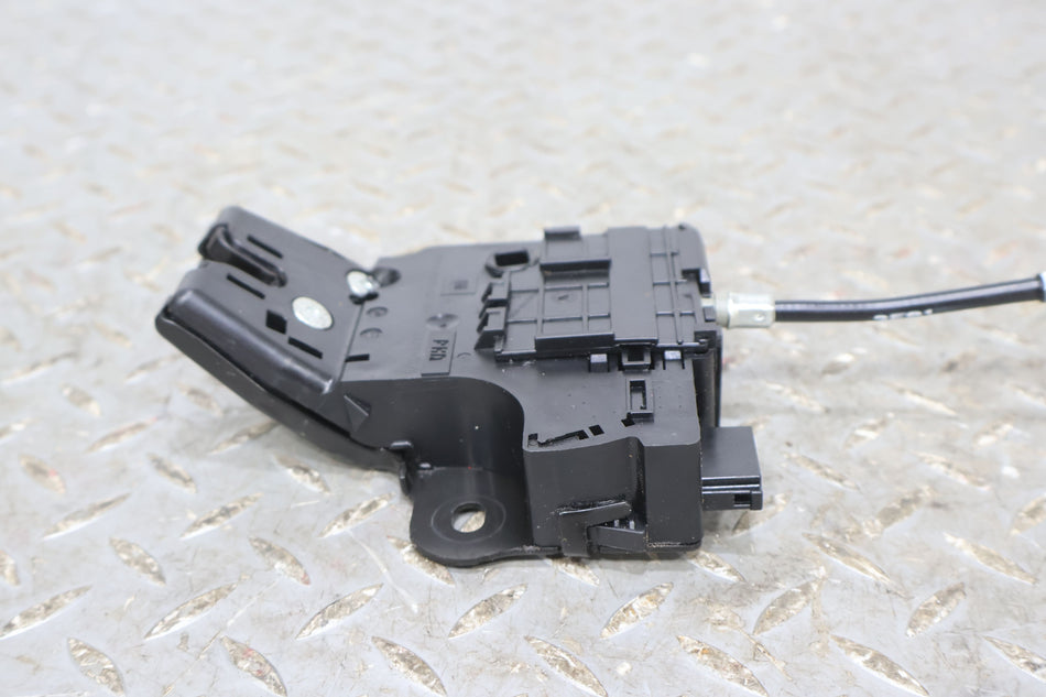 10-15 Chevy Camaro Coupe OEM Trunk Latch (Tested) See Notes 13501988