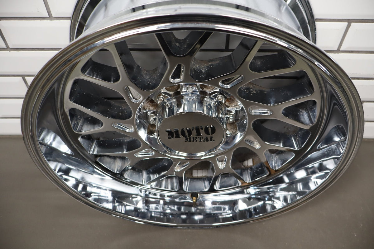 (3) Moto Metal M0805 20x10 8x6.5 Chrome Wheel/Rim Set Aftermarket GMT800