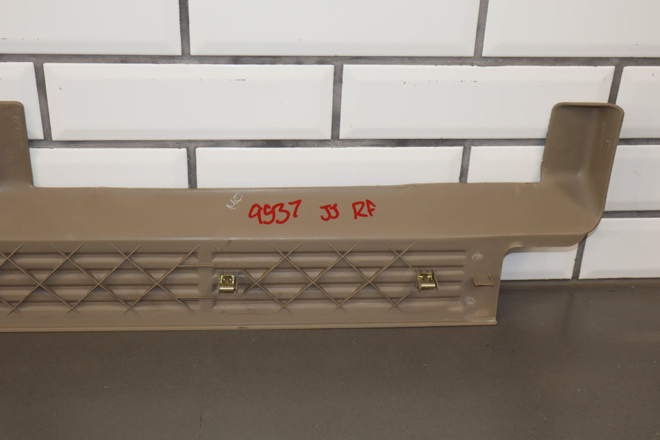01-07 Chevy GMC Sierra Silverado GMT800 Crew Cab Sill Plate Set Light Neutral