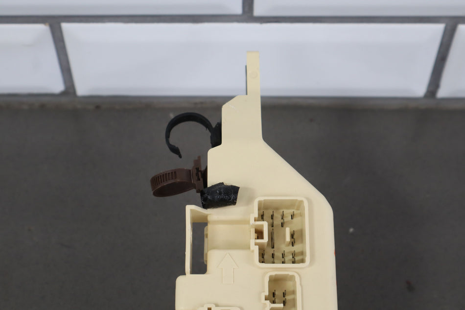 2001 Lexus LX470- Cabin Fuse Box