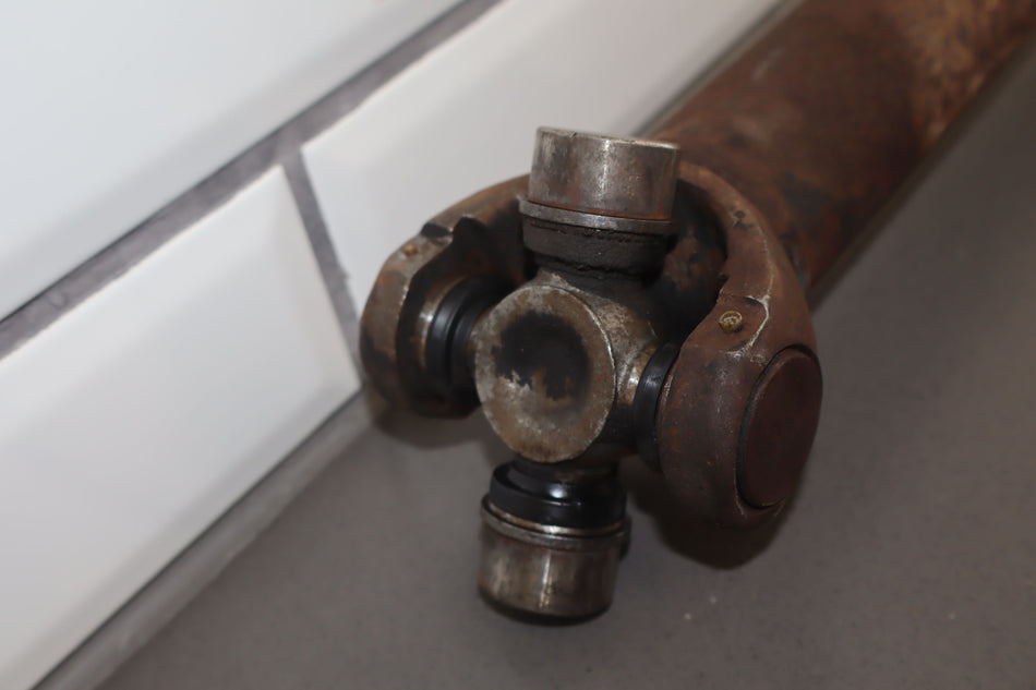 2002 GMC Sierra 2500- Front Drive Shaft