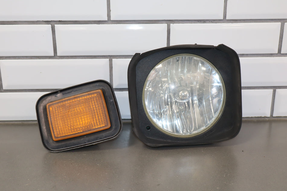 2003-2009 Hummer H2 Right Headlamp W/ Amber Marker 15269179