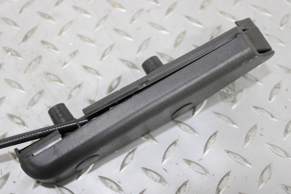 2010 Chevrolet Corvette- Right Front Door Latch