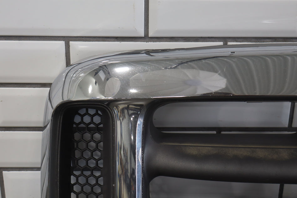 2002 Ford F-350 Super Duty- Grille