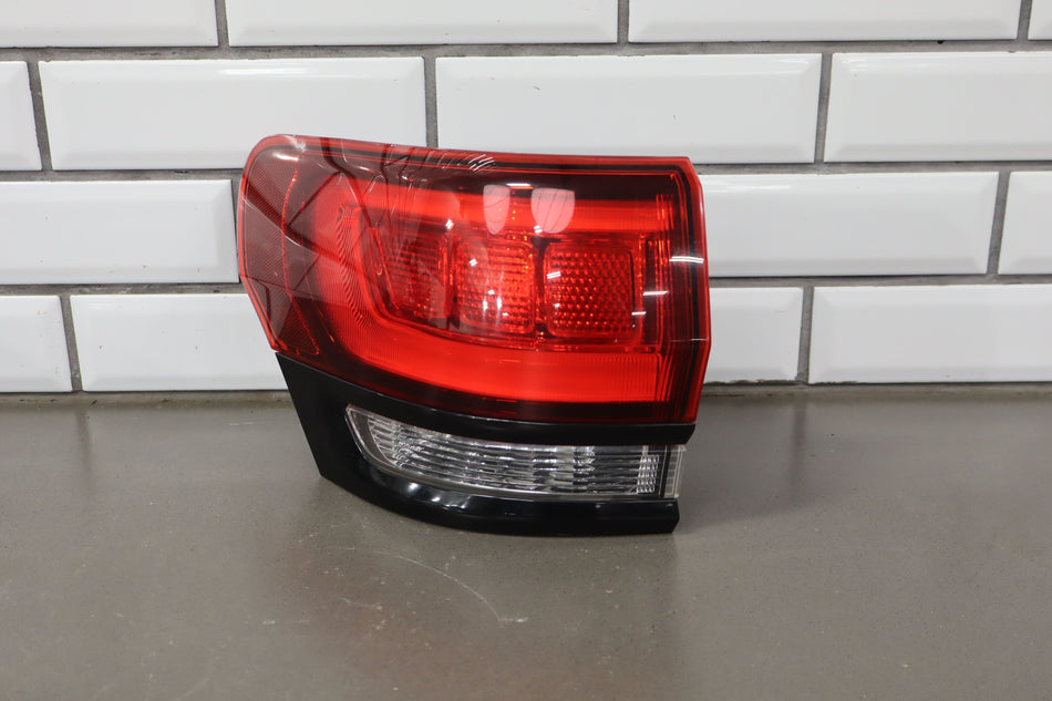 2014 Jeep Grand Cherokee- Left Tail Light