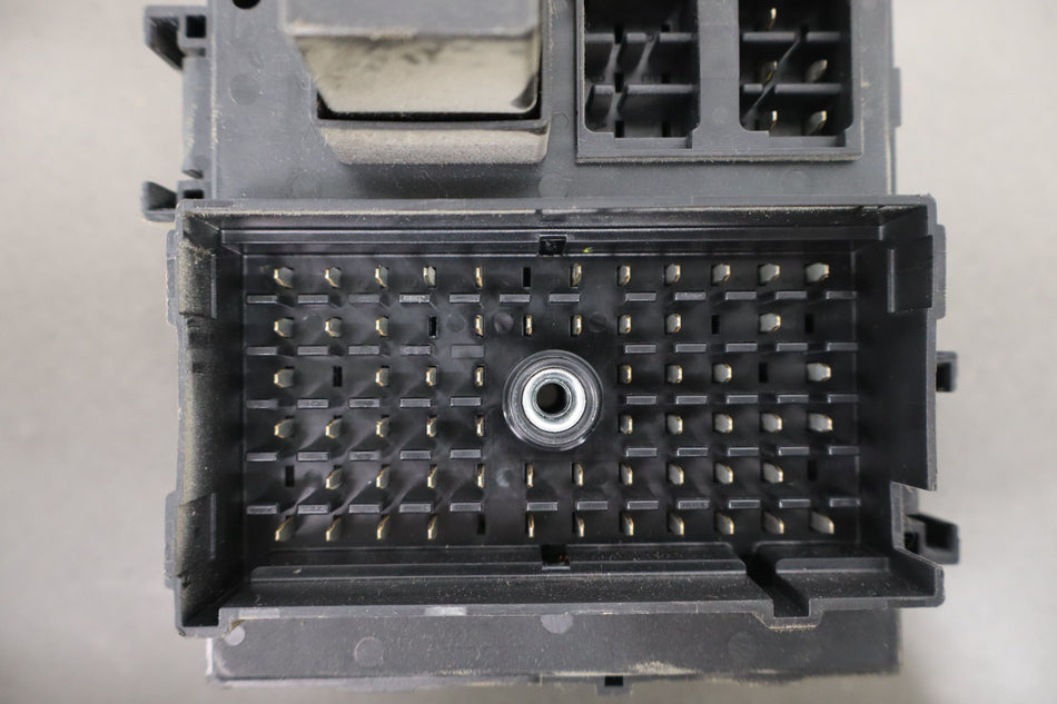 2001 Chevrolet Silverado 2500- Cabin Fuse Box