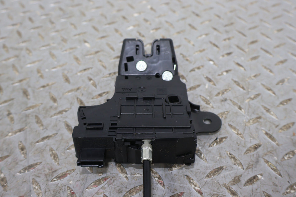 10-15 Chevy Camaro Coupe OEM Trunk Latch (Tested) See Notes 13501988