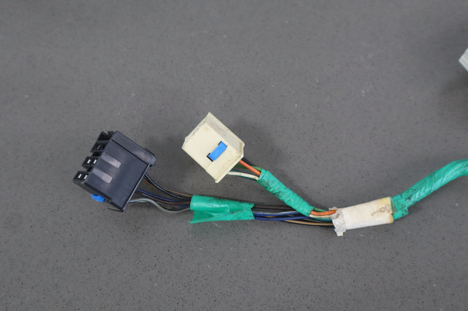 01-02 Chevy GMC 2500HD Right RH Front Power Door Harness OEM
