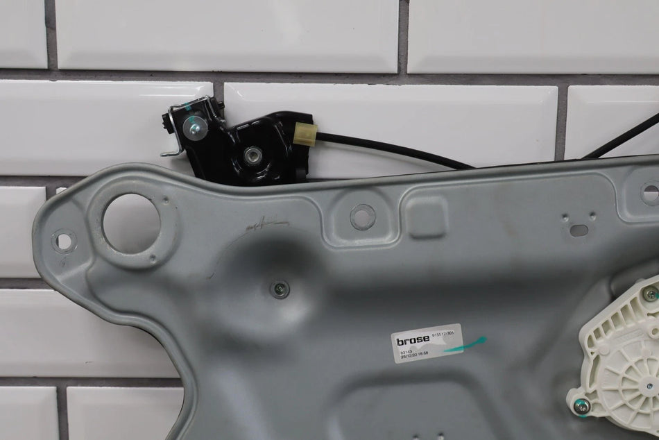 2023 Nissan Z- FRONT DOOR REGULATOR