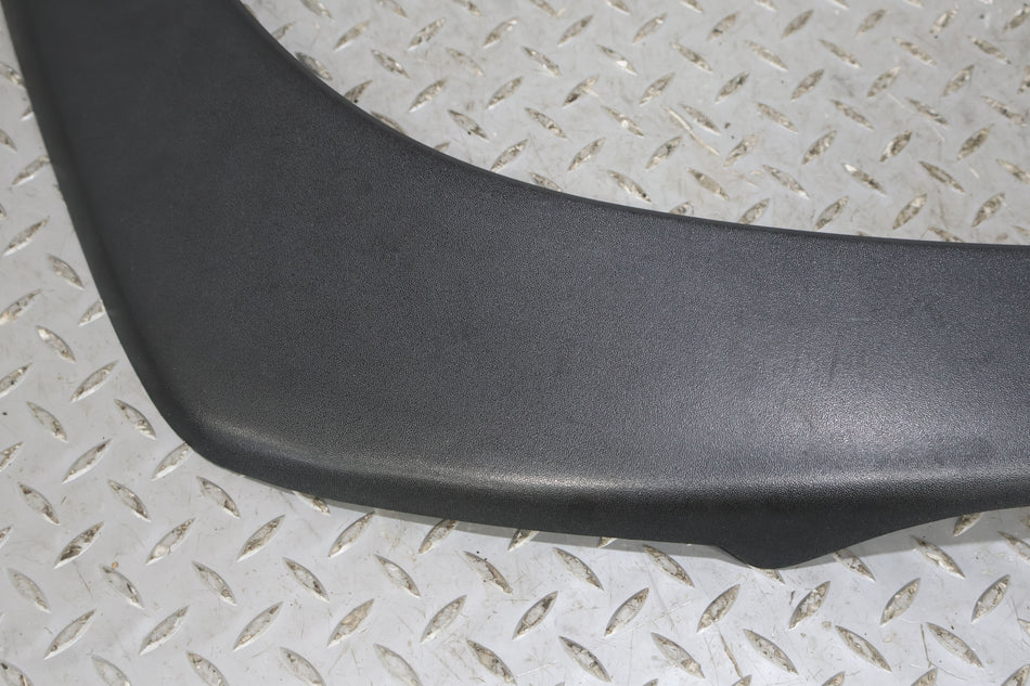 2004 Chevrolet Tahoe- REAR DOOR MOULDING