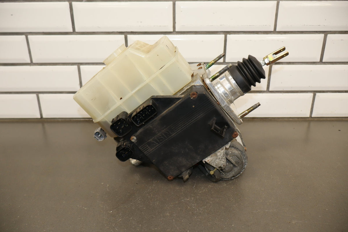 47070-60010 ABS Brake Pump Brake Booster Land Cruiser Lx470 Anti-Lock 2000-2003