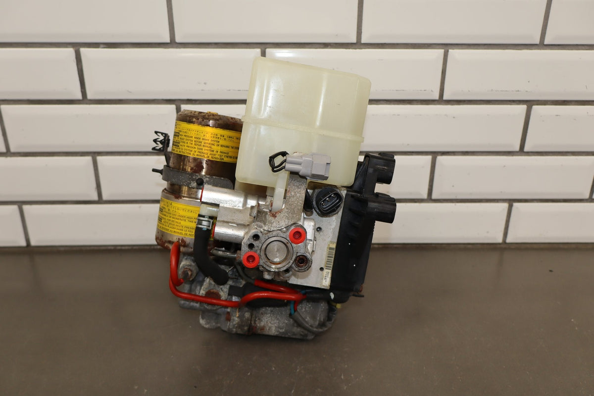 47070-60010 ABS Brake Pump Brake Booster Land Cruiser Lx470 Anti-Lock 2000-2003