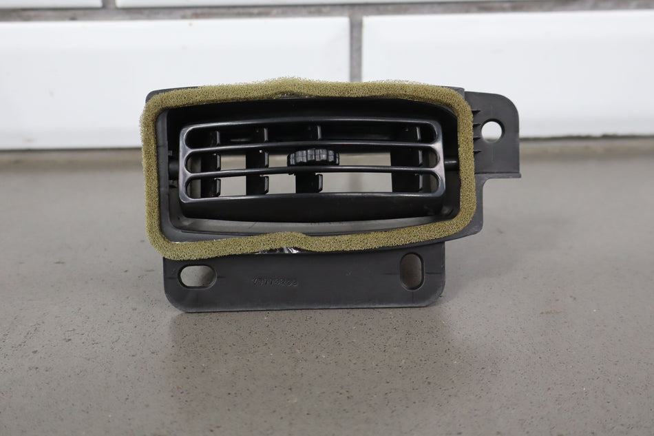 2003-2006 Chevy SSR RH Right Passenger INNER Dash Vent