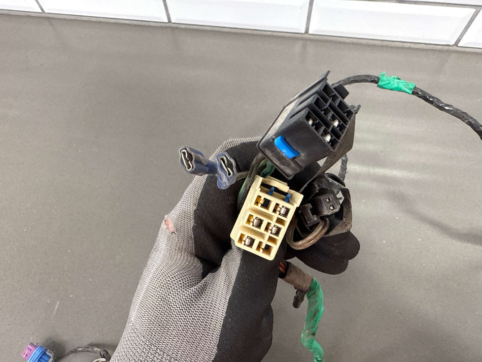 2004 Chevy Silverado 3500 GMT800 Passenger Right Front Power Door Harness