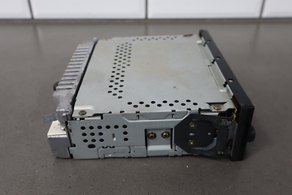 1999 Mazda MX-5 Miata Radio 0000811066 OEM