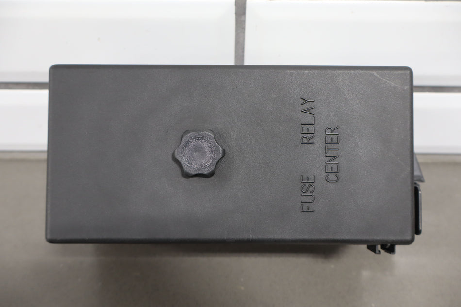 1998-1999 Chevrolet Corvette C5- Engine Fuse Box