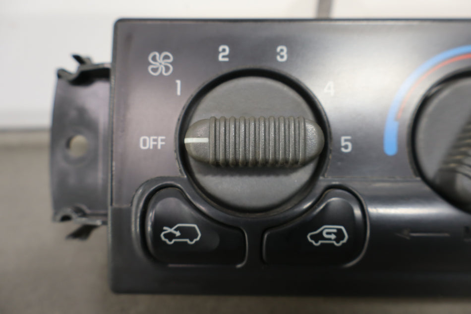 2001 Chevrolet Silverado 2500- Heater/AC Controls