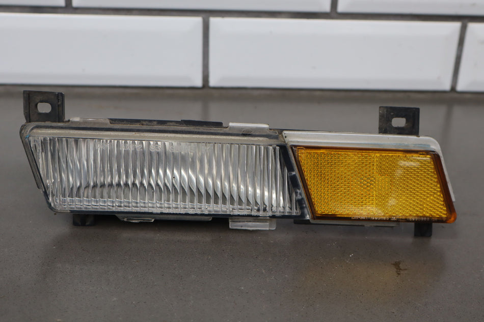 1984-1987 Chevrolet Corvette Right Front Lamp 00917886 OEM