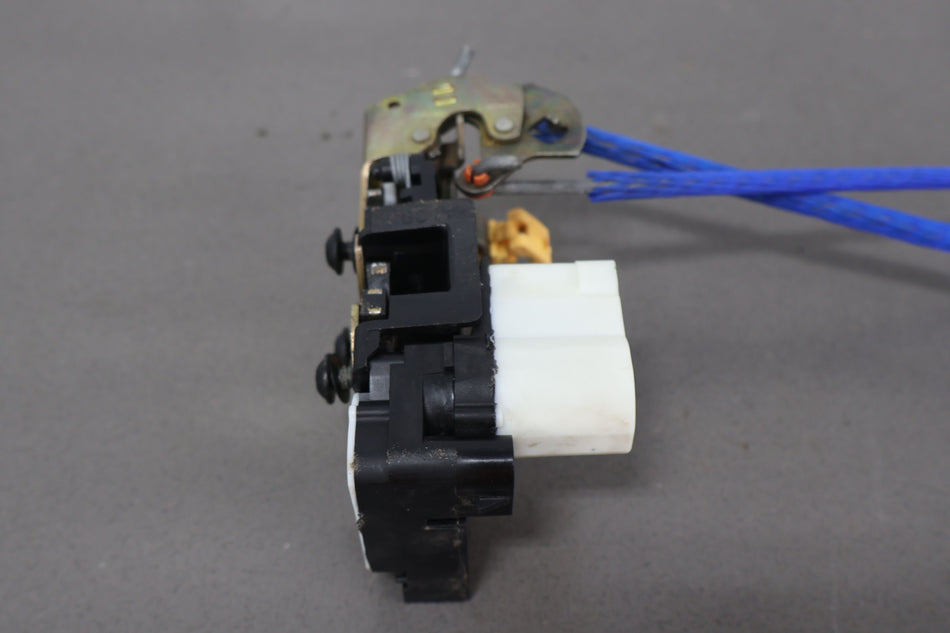 2004 Chevrolet Corvette- Right Front Door Latch