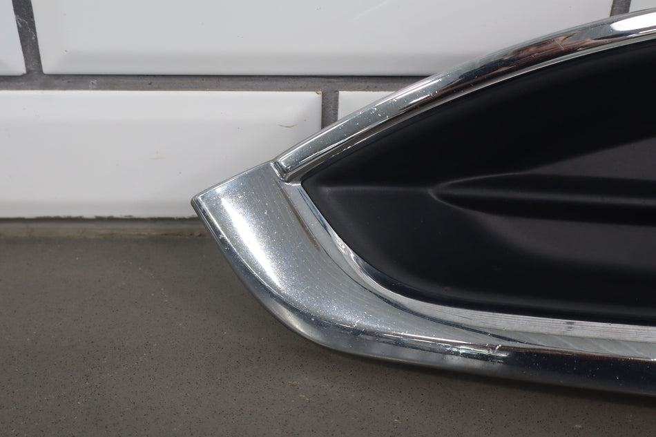 2018 Chrysler Pacifica Limited Driver Left LH Fog Light Bezel Trim