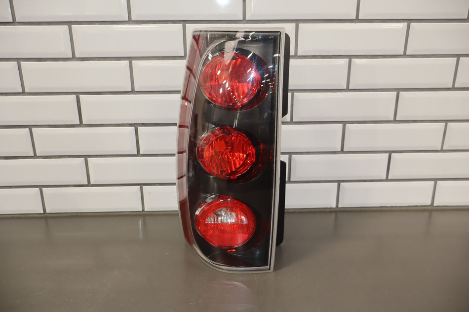 2010 GMC Yukon- TAIL LIGHT ASSEMBLY