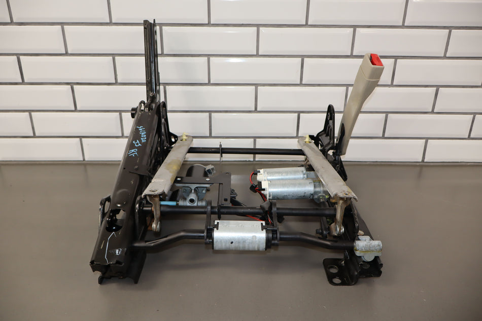 2006 Cadillac Escalade ESV- Front Seat Track