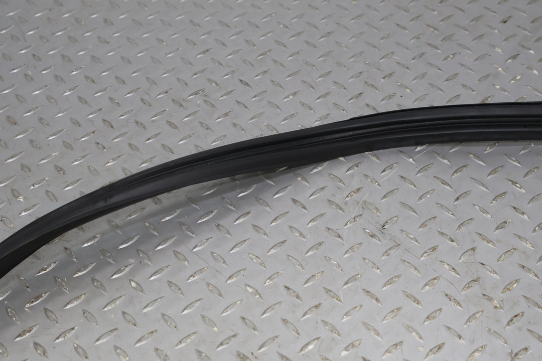 oem 00-06 Honda S2000 Trunk seal