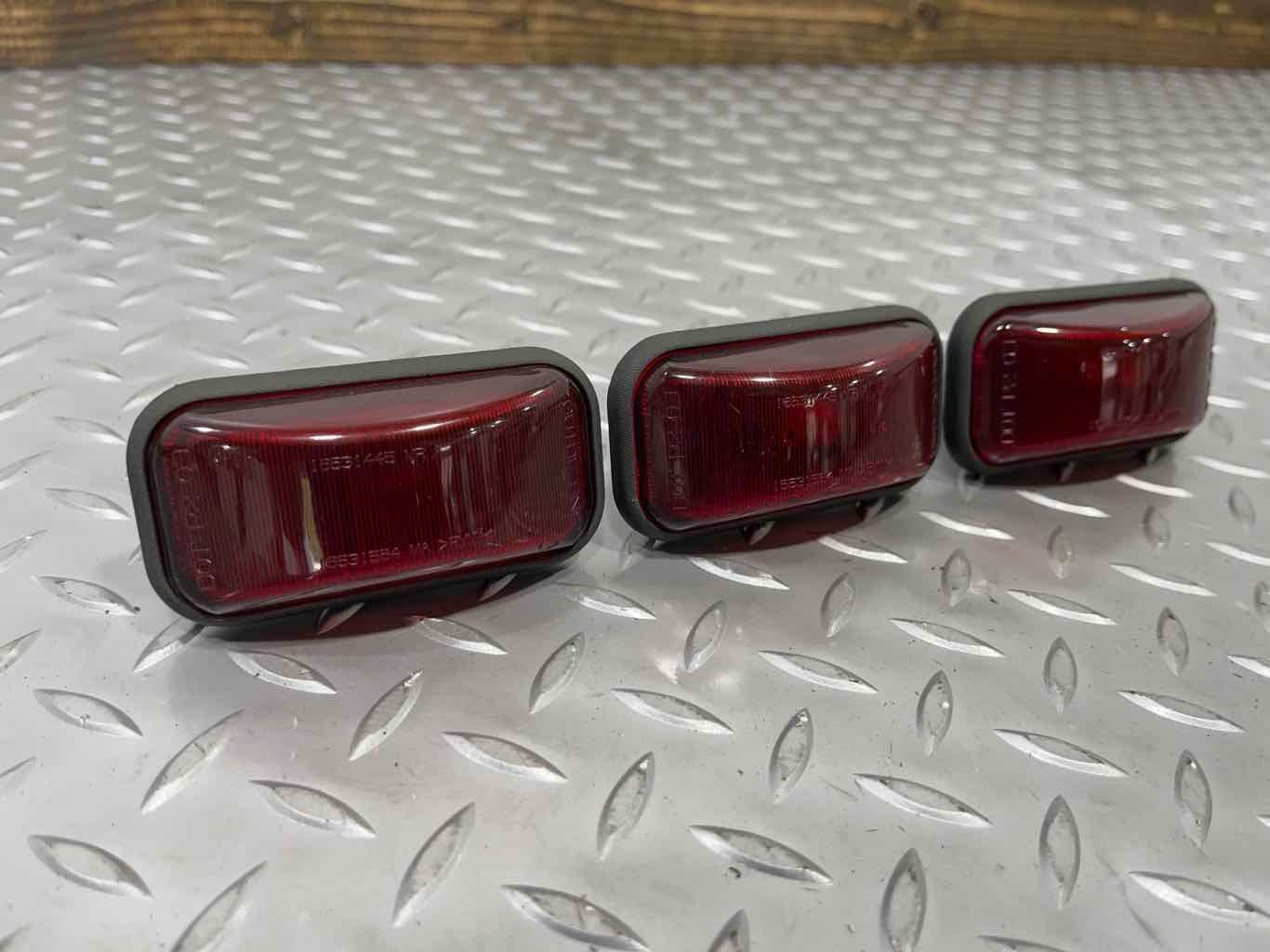 03-07 Hummer H2 Rear Hatch Mounted Marker Clearance Lights (Red) 3PCS See Notes