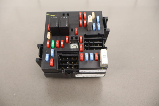 2003-2009 Hummer H2 OEM Cabin Fuse Relay Junction Box (15266952-01)