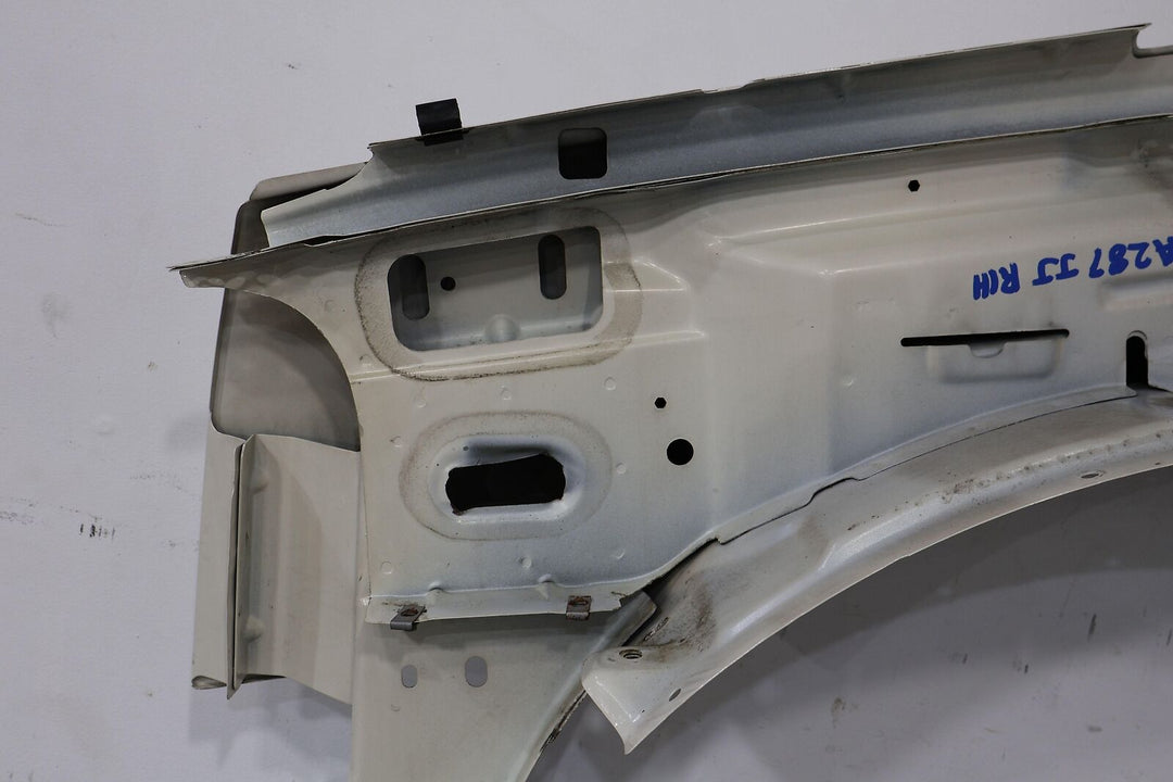 02-06 Cadillac Escalade Front Right RH OEM Fender (White Diamond 98U) See Notes