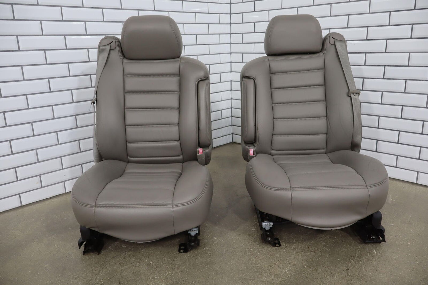 03-07 Hummer H2 1st & 2nd Row Leather Seat (Wheat 502) SUV Only (Power Tested)