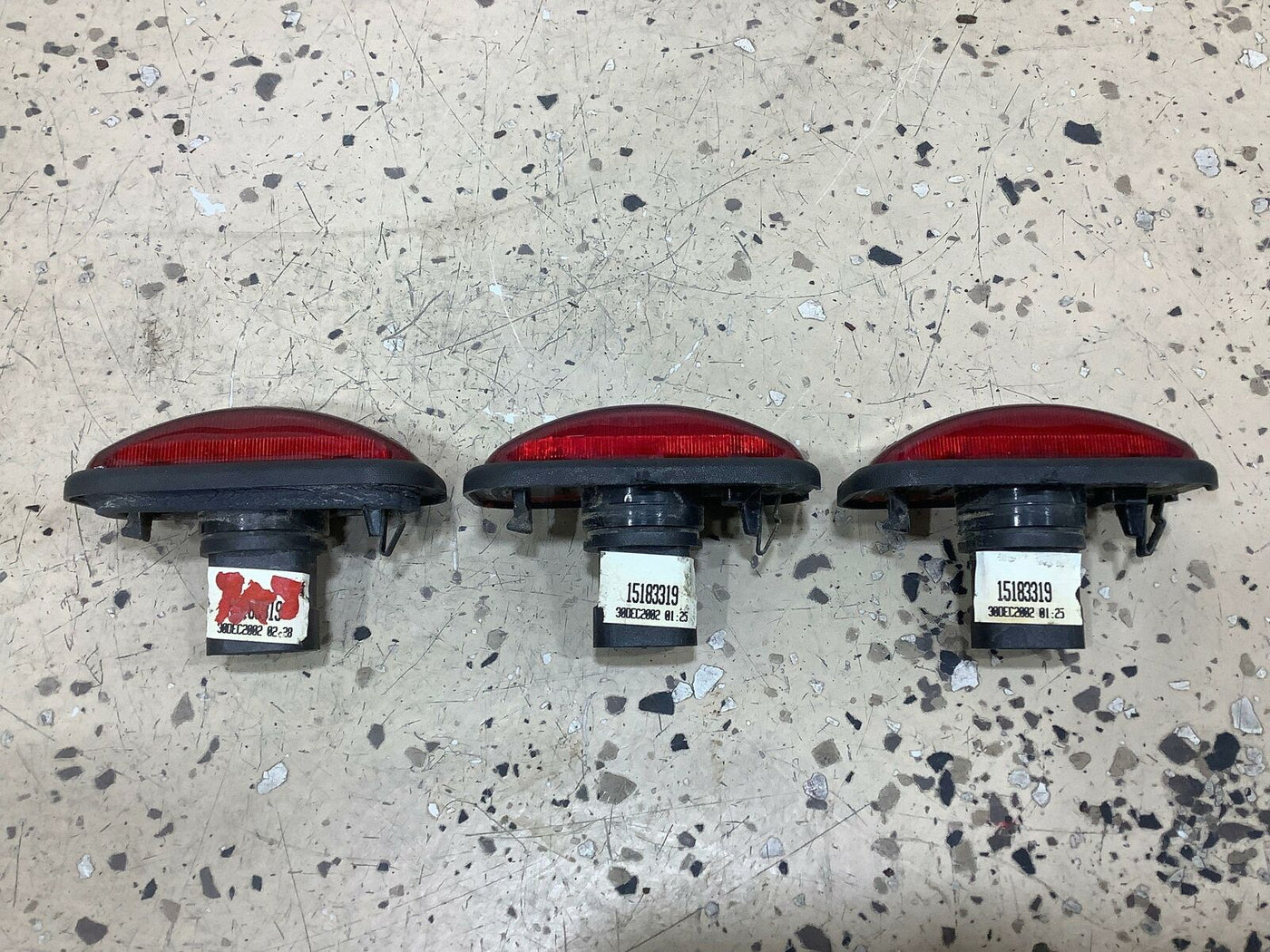 03-09 Hummer H2 Rear Set of 3 Roof Clearance Lights (Red) See Notes