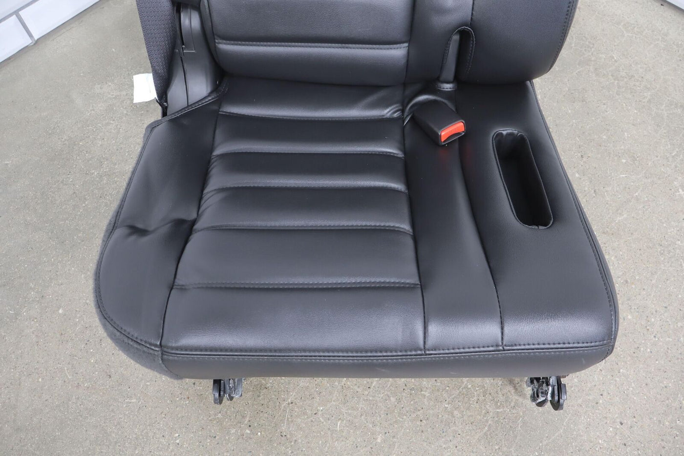 03-07 RH Right Passenger Hummer H2 OEM 3rd Row Leather Seat (Ebony 482)