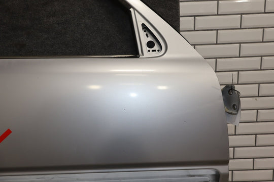 47350877