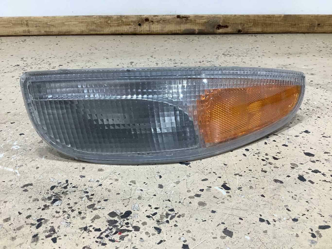 97-04 Chevy C5 Corvette Passenger Right Front Turn Signal Lamp / Lense (Tested)