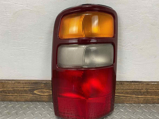 00-06 Chevy Suburban Tahoe Yukon Pair LH & RH Aftermarket Tail Lights (Tested)