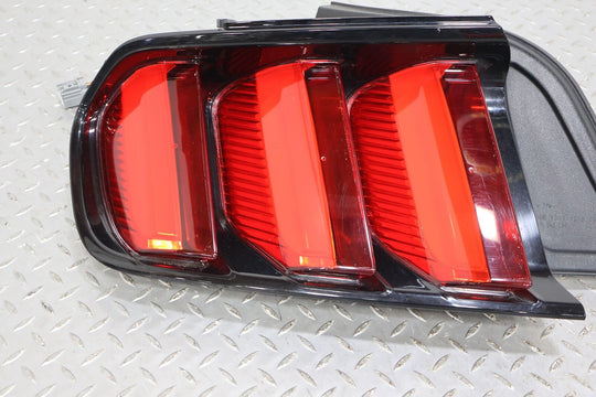 16-17 Ford Mustang GT OEM Pair LH&RH Tail Lights Lamps (Tested) Solid Mount