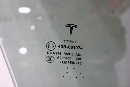 16-20 Tesla Model S Front Right RH Door Window Glass (Self Tint) Glass Only