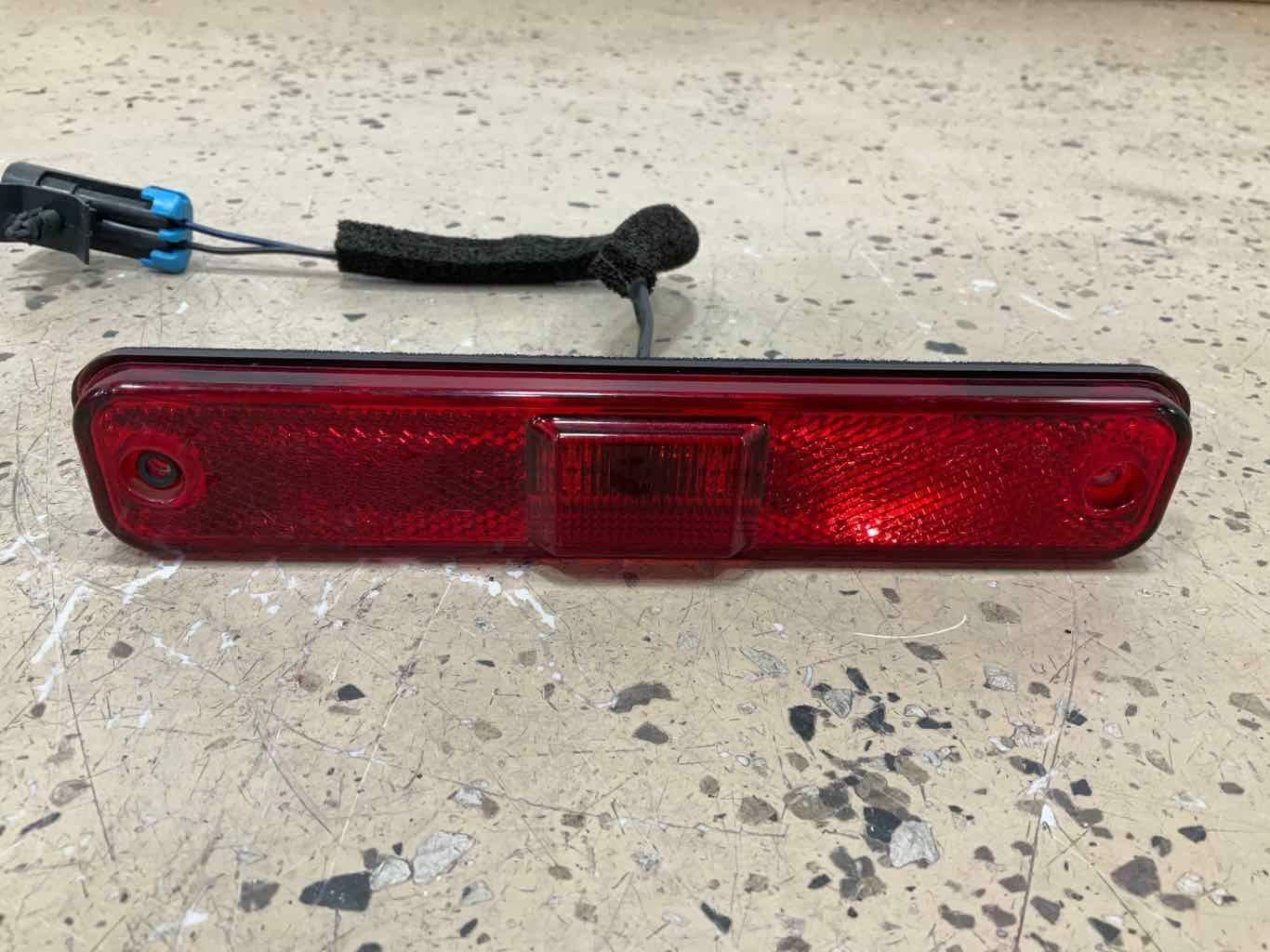 03-09 Hummer H2 Rear LED Side Marker Light (Red)