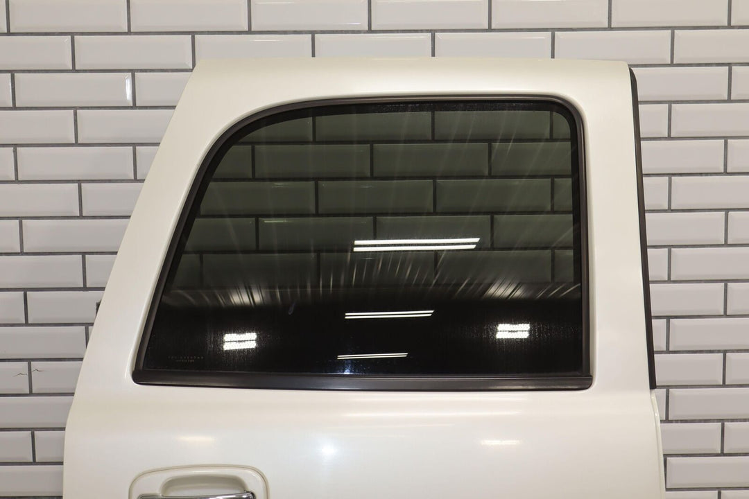 02-06 Cadillac Escalade SWB Right Rear Door (No Cladding) White Diamond 98U