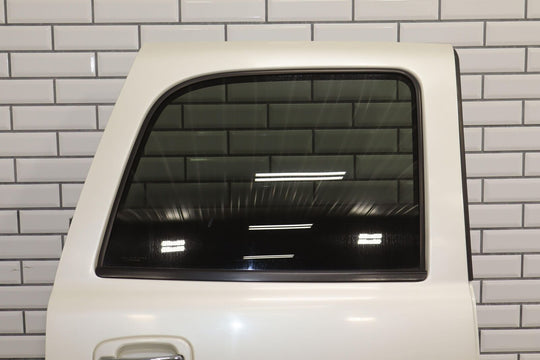 02-06 Cadillac Escalade SWB Right Rear Door (No Cladding) White Diamond 98U