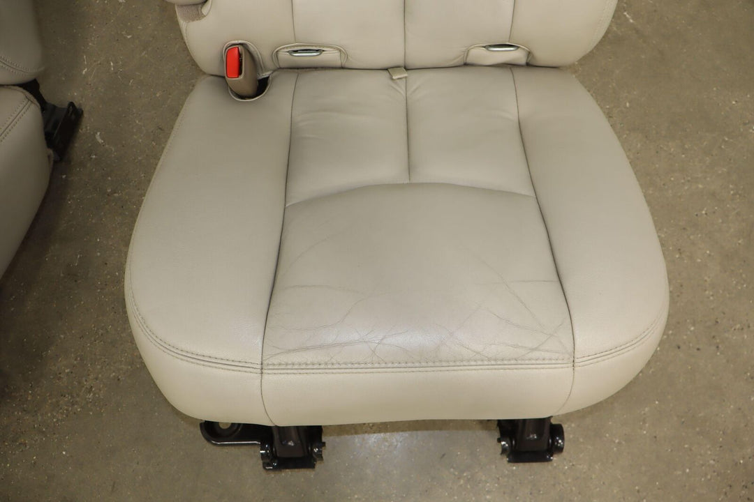 03-06 Chevy Tahoe/ GMC Yukon 2nd Row Bucket Seat Set (Neutral Leather)