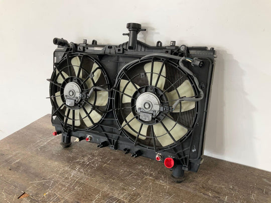 12-15 Chevy Camaro SS Radiator W/ Cooling Fans (6.2L LS3/ Manual) 92229323