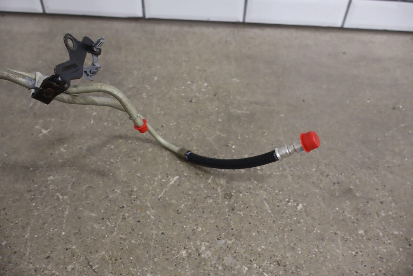 04-07 Hummer H2 Fuel Feed/Retunr Lines (Tank to Transmission Area) OEM