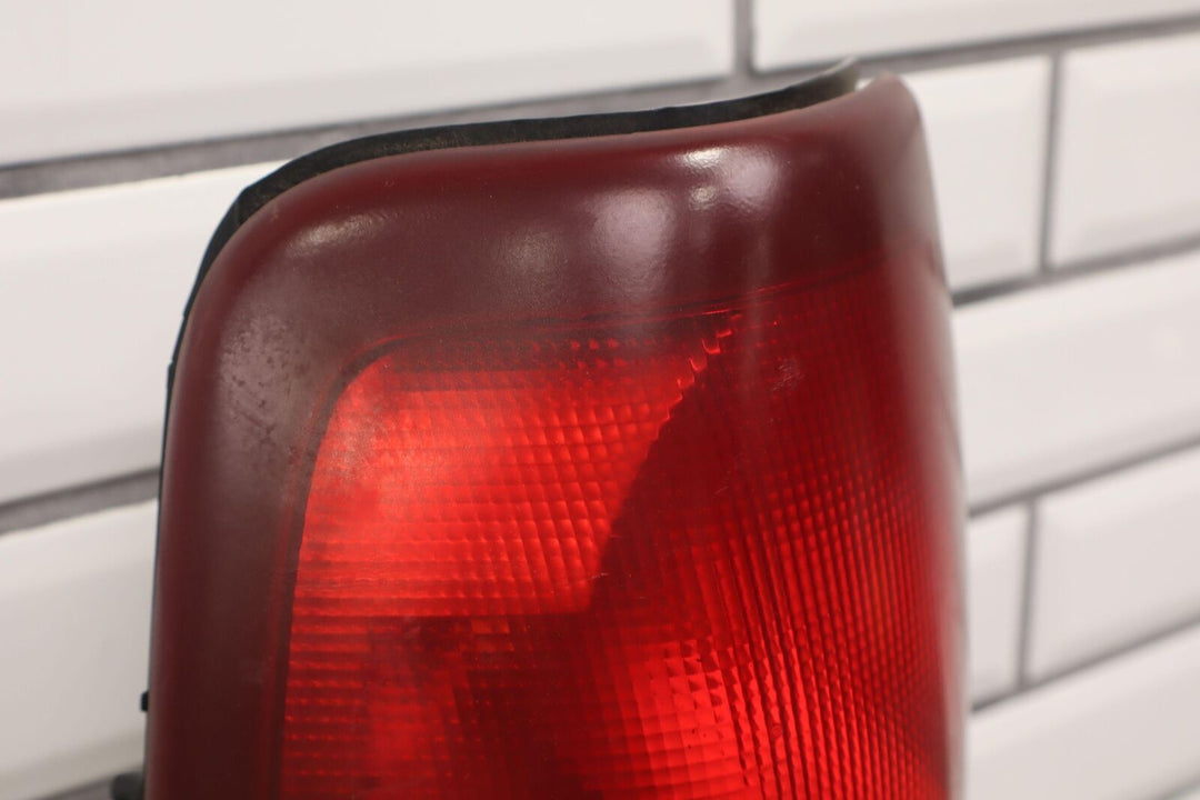 99-02 Chevy Silverado/Sierra OEM Tail Light Set (Left / Right)