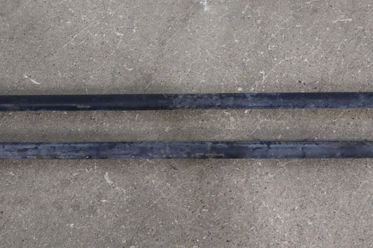 15063980 00 to 06 Suburban 1500 Tahoe 4x2 52" Torsion Bars w/ Mount and Keys OEM