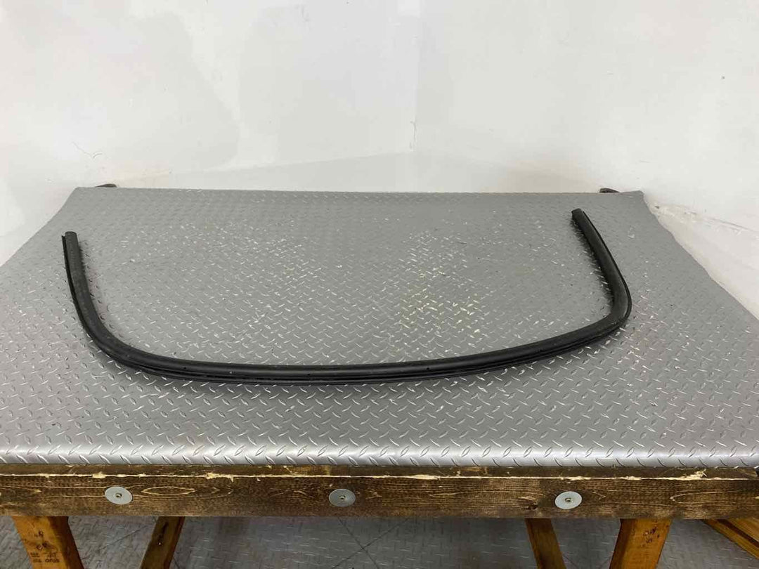 06-10 Bentley Continental GTC Convertible Left LH Door Weather Stripping Gasket