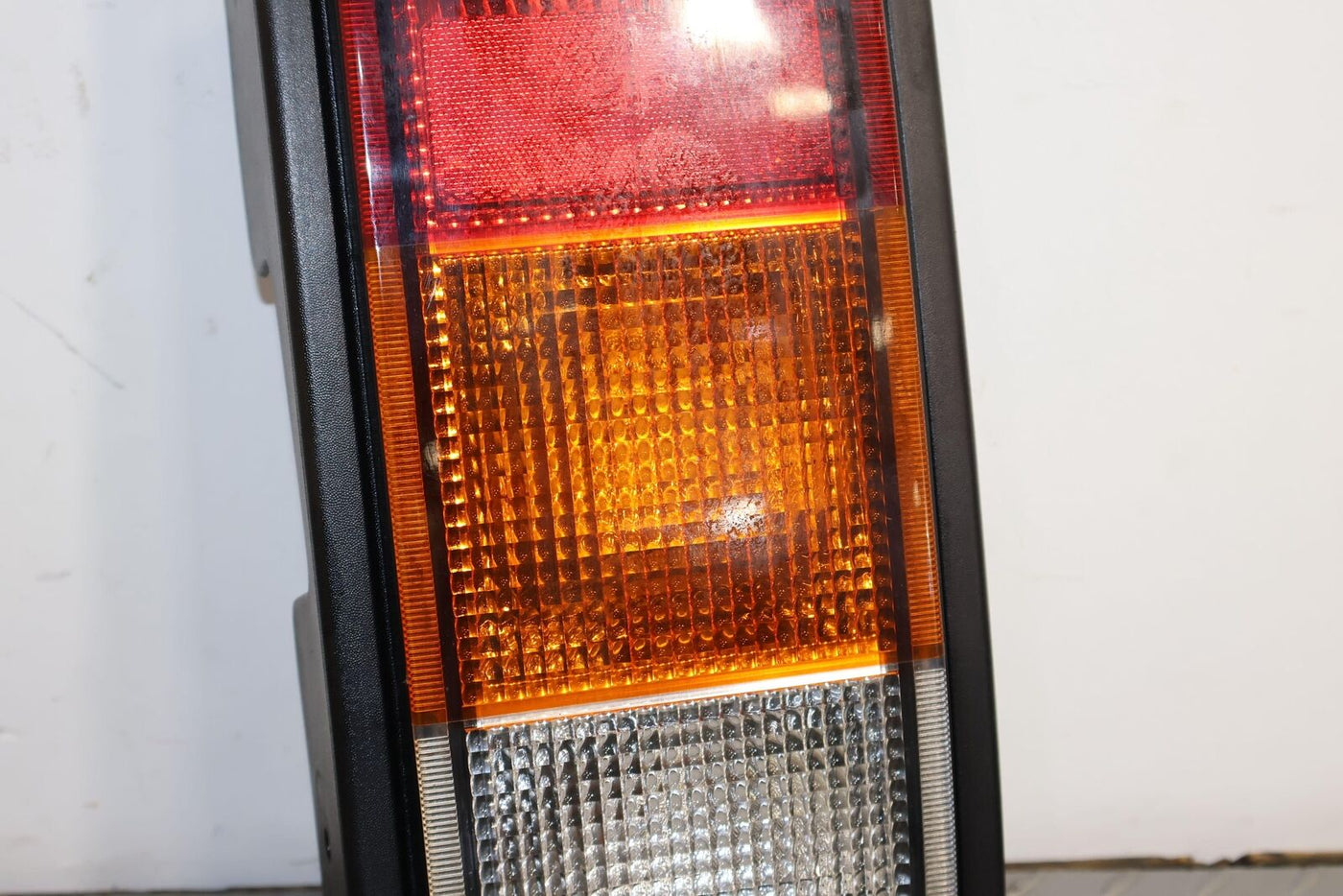 03-04 Hummer H2 Right RH Rear Tail Light (Clean Red/Amber/Clear Lens) Tested