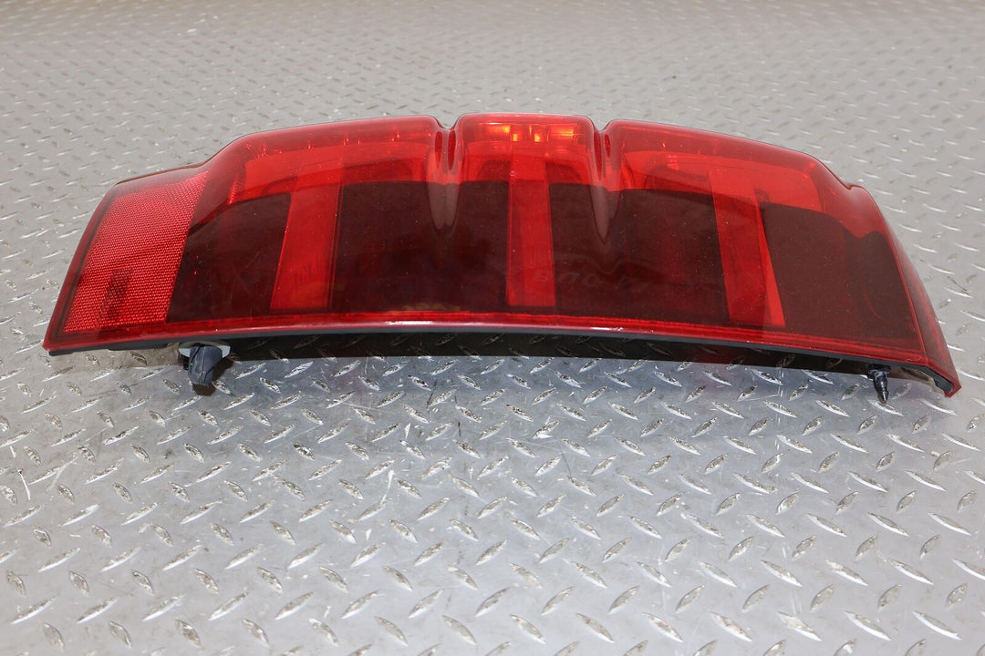 07-13 Chevy Avalanche Rear Right RH Passenger OEM Tail Light Lamp (Tested)