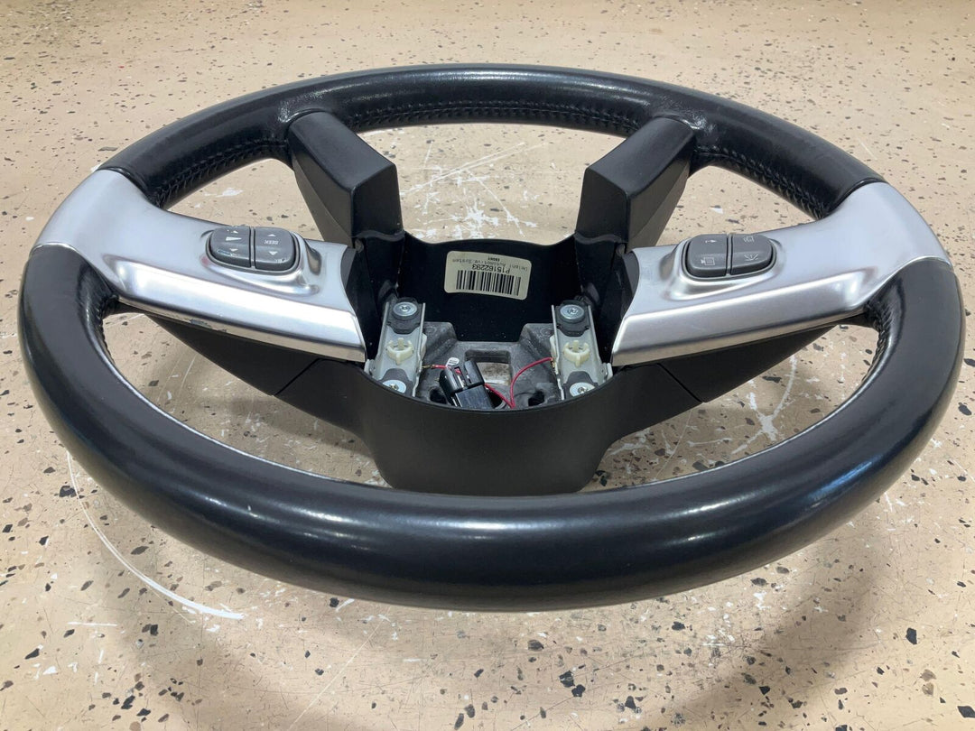 03-06 Chevy SSR Driver Leather Steering Wheel W/Switches (Black/Silver)